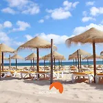 #063 Beach Apartment Steps From Ocean